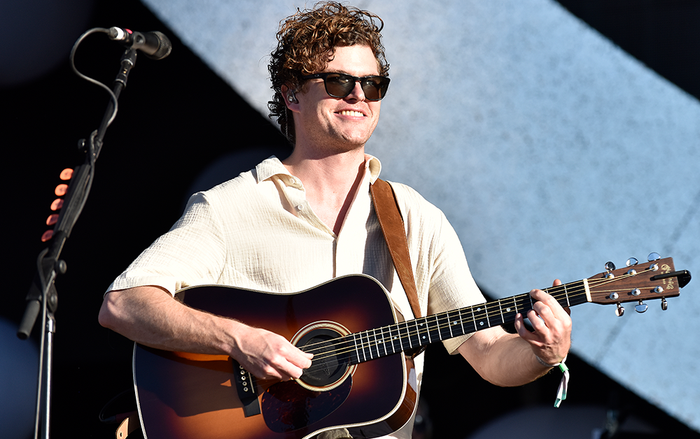 Vance Joy - New guitar socks are such a welcome addition to my