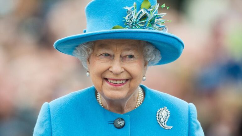 Queen Elizabeth in blue.